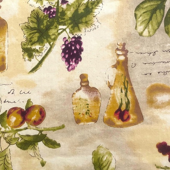 Italian Country Inspired Tablecloth - Picture 2 of 4